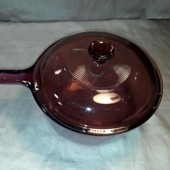 Vintage 90s Cranberry Visions Pyrex Corning 1.5L All-Glass Purple Saucepan w/Lid - Picture 2 of 10